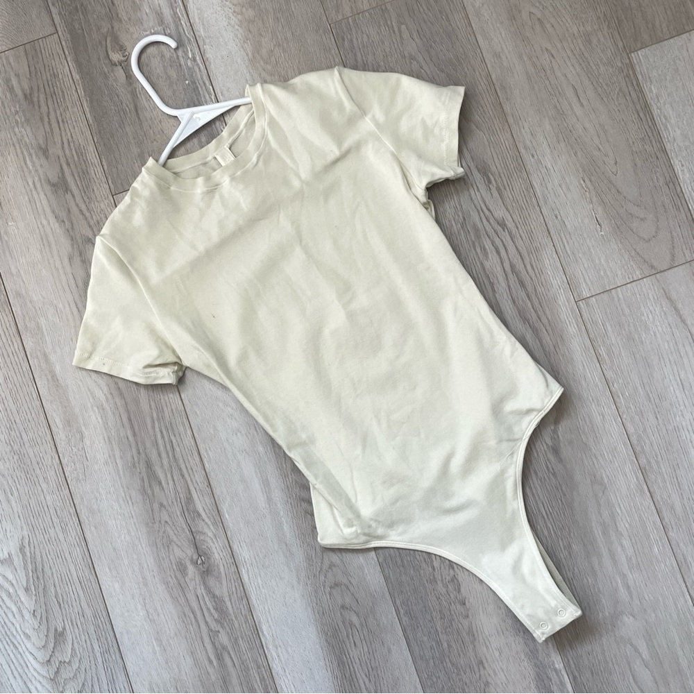 SKIMS Cream Short Sleeve Bodysuit